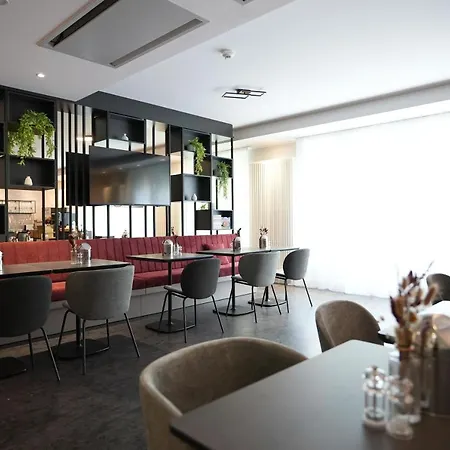 Boutique Kaiser - & Apartahotel 4*