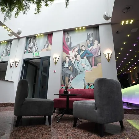 Apartahotel Boutique Kaiser - & 4*